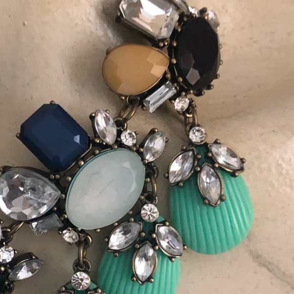 👑Anthropologie Regal Crystal Necklace NWOT - Picture 3 of 4